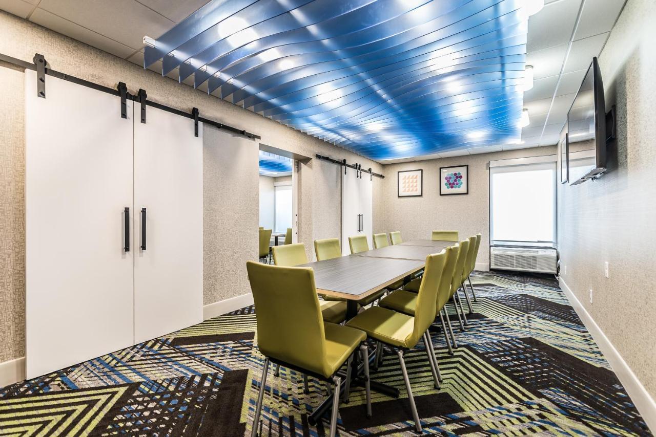 Holiday Inn Express Flint-Campus Area By Ihg Ngoại thất bức ảnh