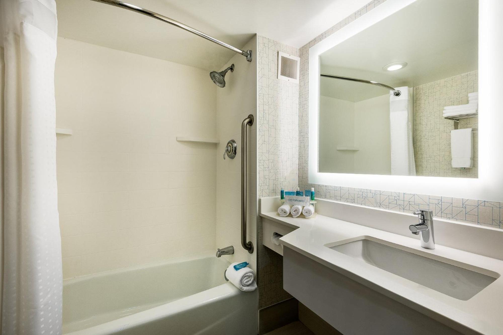 Holiday Inn Express Flint-Campus Area By Ihg Ngoại thất bức ảnh